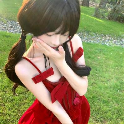 春泥溅花红